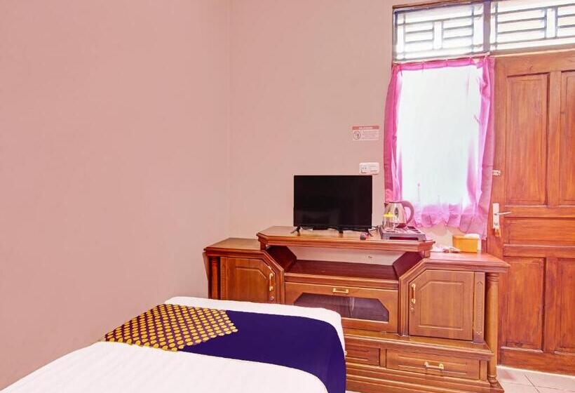 Отель Spot On 91932 Guest House Mustika Syariah