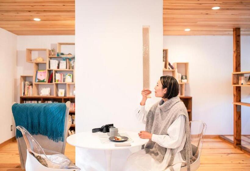 پانسیون 深々 Books&stay シンシンブックスアンドステイ