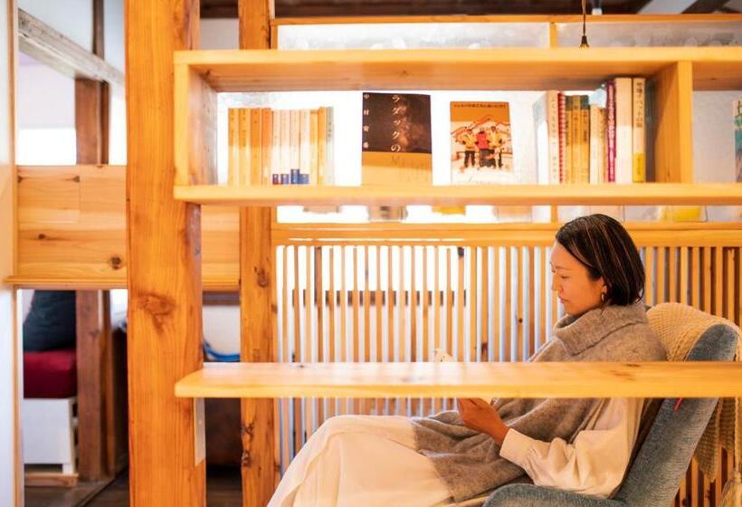 پانسیون 深々 Books&stay シンシンブックスアンドステイ