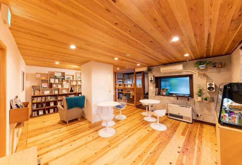 پانسیون 深々 Books&stay シンシンブックスアンドステイ