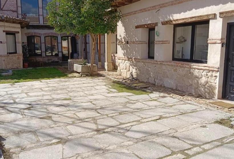 پانسیون Casa De Los Mendoza   Casa Solariega En El Casco Histórico