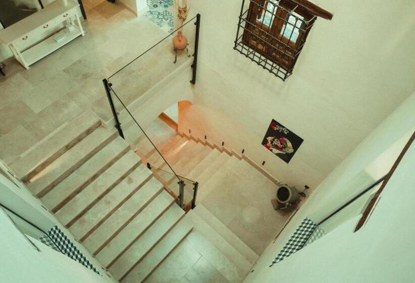 پانسیون Casa De Los Mendoza   Casa Solariega En El Casco Histórico