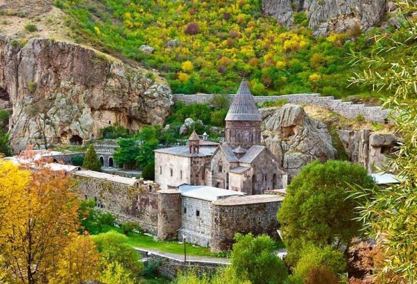 پانسیون Roman S Guest House In Garni
