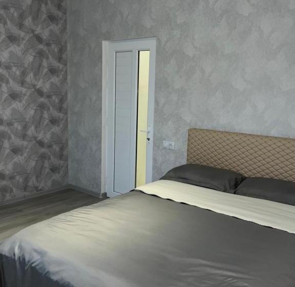 پانسیون Roman S Guest House In Garni