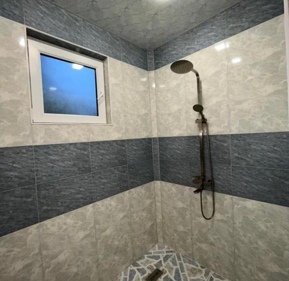 پانسیون Roman S Guest House In Garni