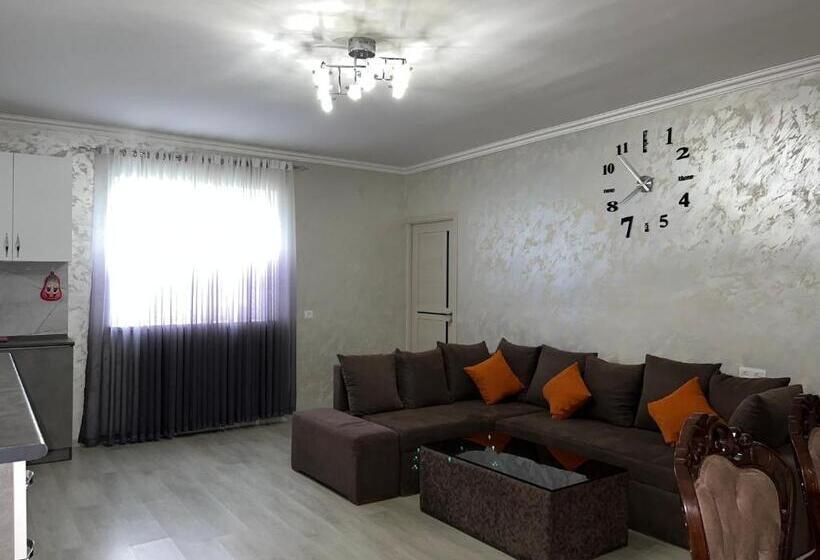 پانسیون Roman S Guest House In Garni