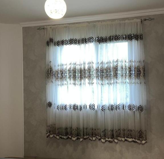 پانسیون Roman S Guest House In Garni