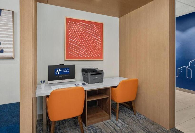هتل Holiday Inn Express Hattiesburg West Univ Area