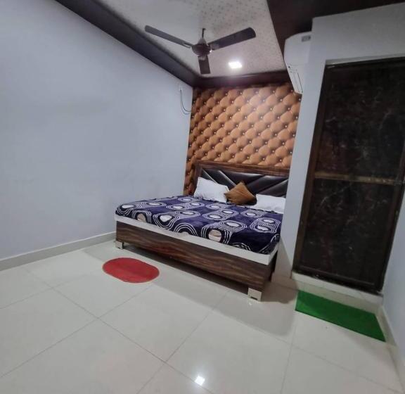 هتل Shanti Grand Inn