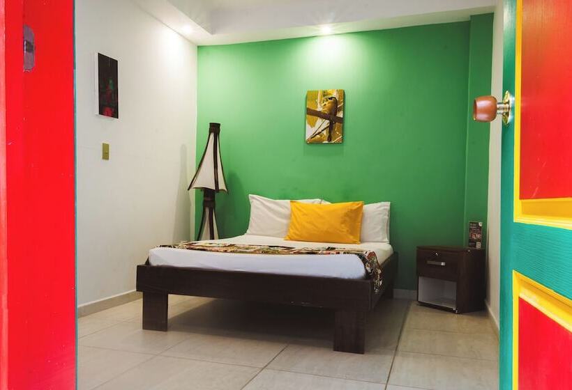 هتل Tuki Hostel & Lounge