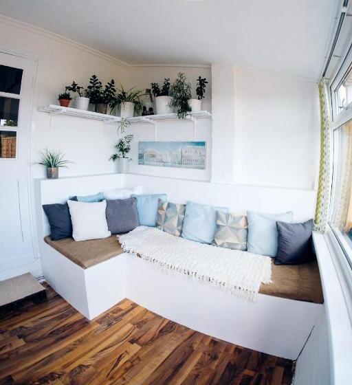پانسیون Bijou Annexe, Sea View, Private Entrance & Parking   Folkestone