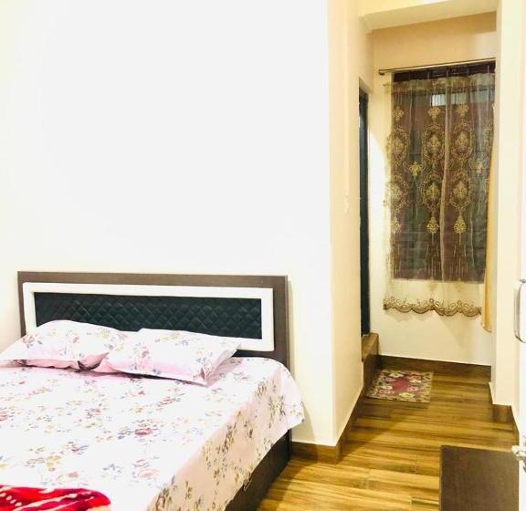 پانسیون Pine Hill Comfort Stay