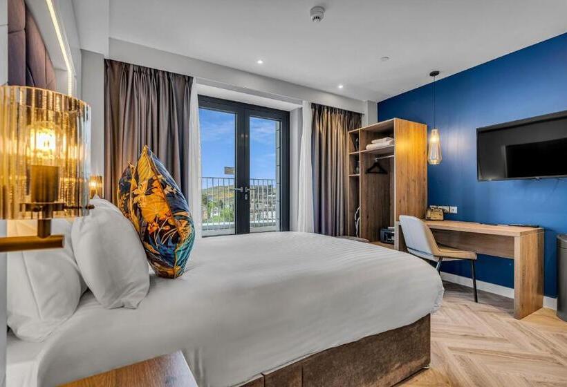 Roomzzz Edinburgh