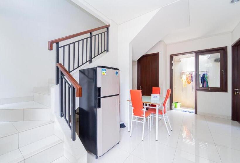 فندق صغير Apik Kamila Bsd