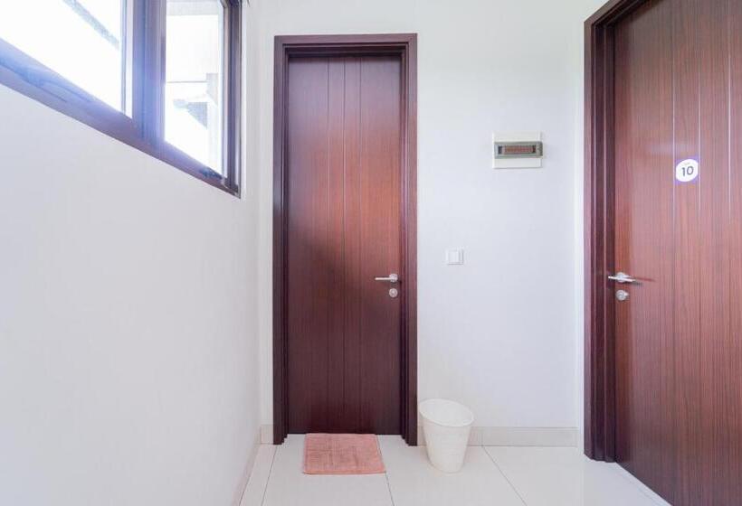 فندق صغير Apik Kamila Bsd