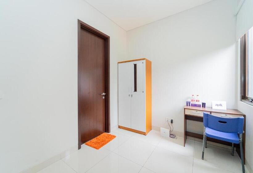 فندق صغير Apik Kamila Bsd