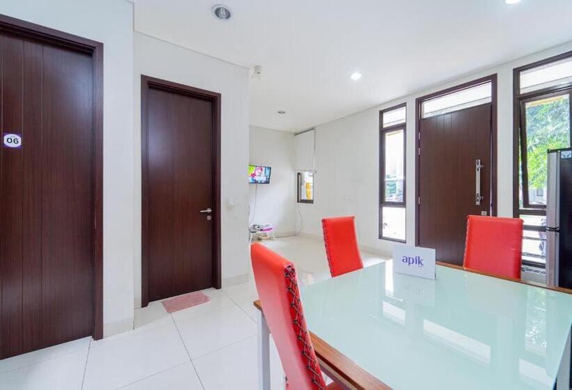 فندق صغير Apik Kamila Bsd
