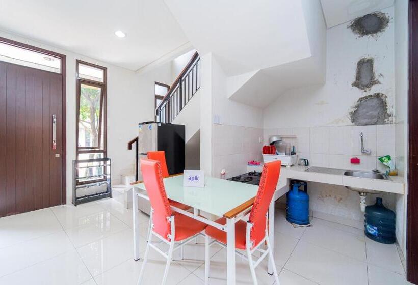 فندق صغير Apik Kamila Bsd