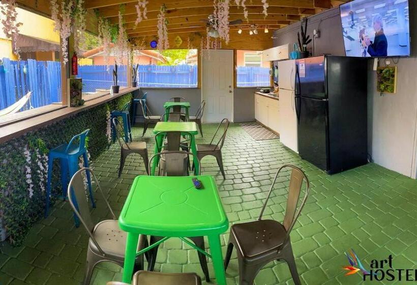 هاستل Summer Gardens Wynwood Concept