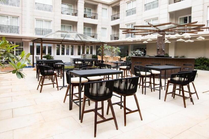 هتل Artistry Suites