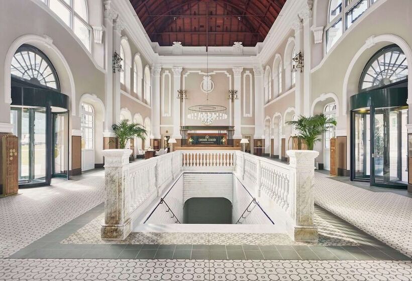 Canfranc Estación, A Royal Hideaway Hotel Gran Lujo