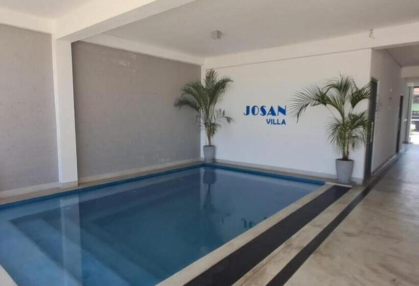 בית מלון כפרי Josan Villa With A Glorious Beach And Sea View