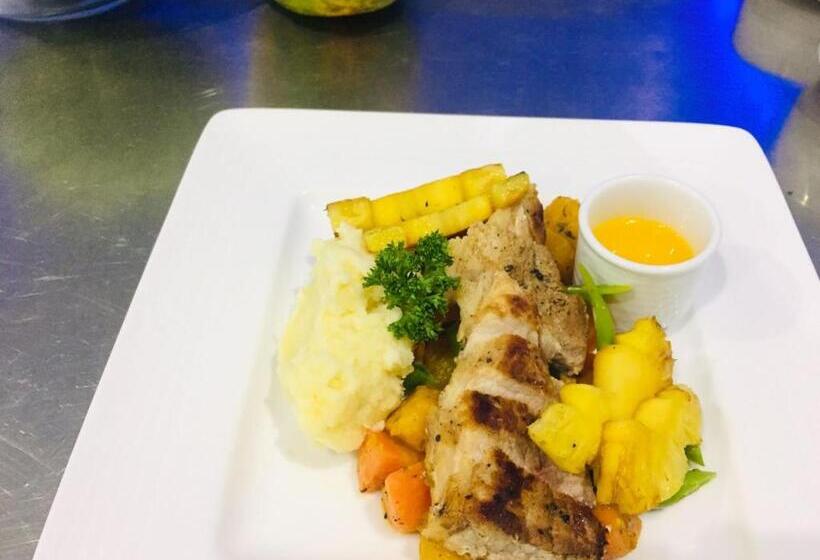 هتل Josan Villa With A Glorious Beach And Sea View