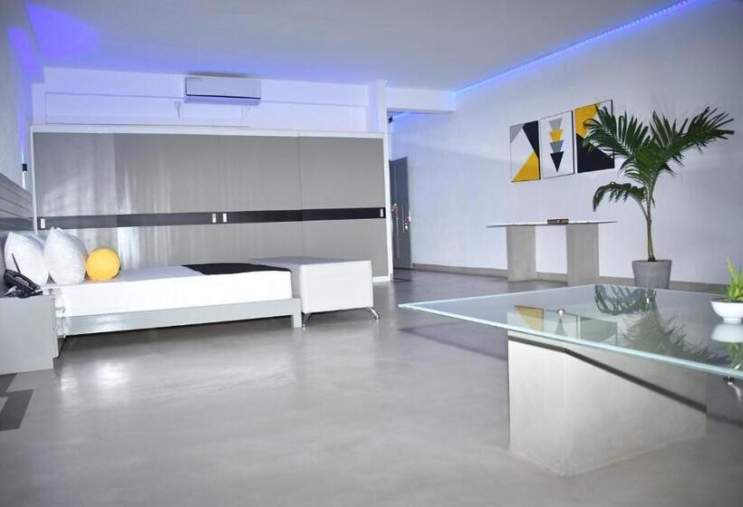 هتل Josan Villa With A Glorious Beach And Sea View