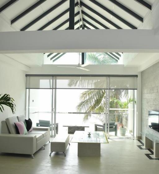 هتل Josan Villa With A Glorious Beach And Sea View