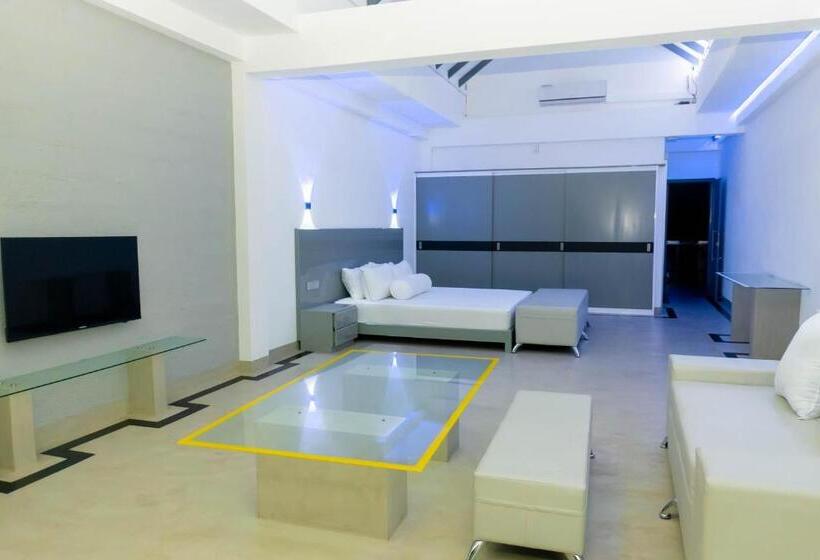 هتل Josan Villa With A Glorious Beach And Sea View