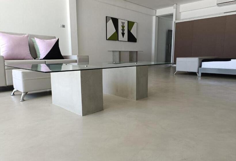 هتل Josan Villa With A Glorious Beach And Sea View