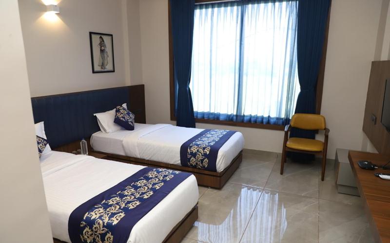 Отель Maple Tree Inn