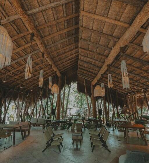 هتل Naya Bacalar Lagoon Front