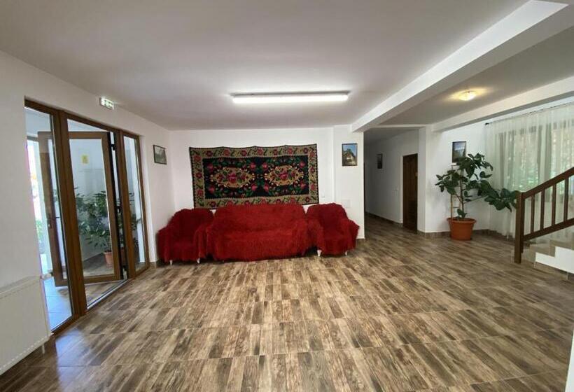 בית מלון כפרי Pensiunea Cheile șugăului