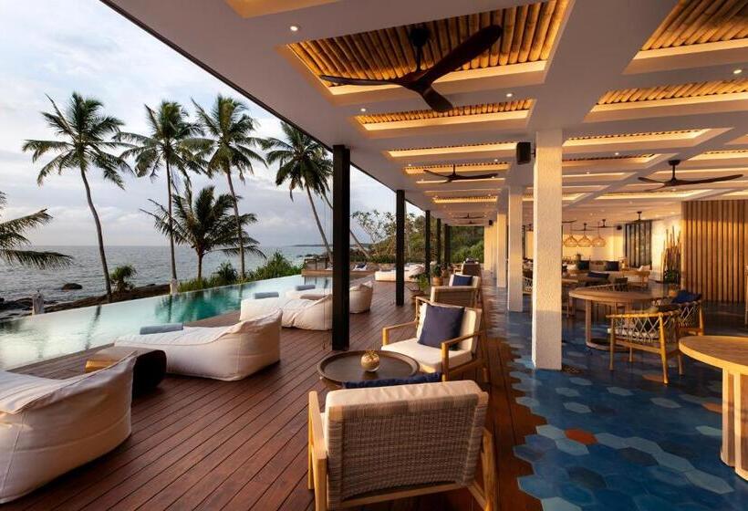استراحتگاه Ahu Bay