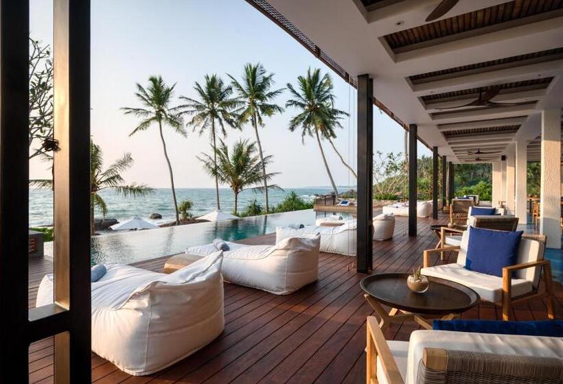 استراحتگاه Ahu Bay