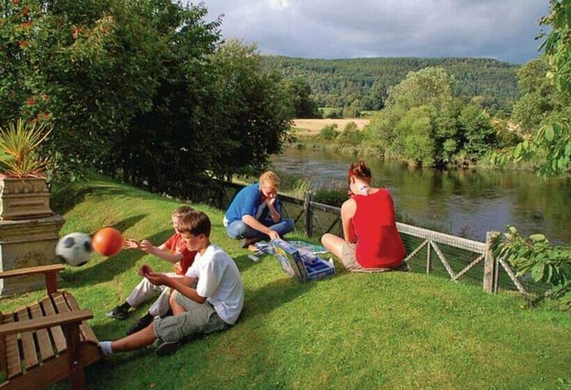 منتجع River Edge Lodges Park