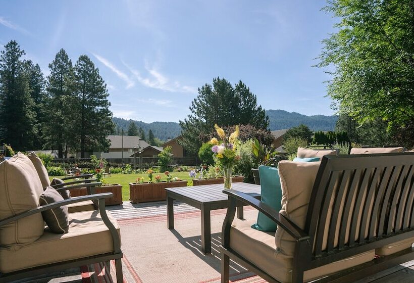 تختخواب و صبحانه Blue Elk Inn