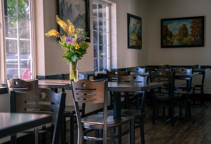 تختخواب و صبحانه Blue Elk Inn
