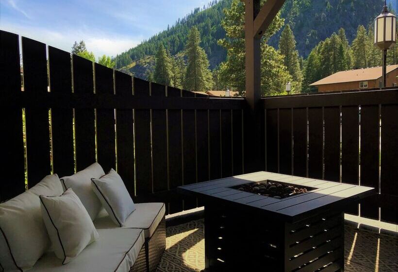 تختخواب و صبحانه Blue Elk Inn