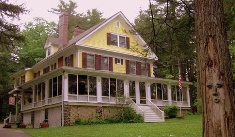ベッドアンドブレックファースト Brookview Manor Inn