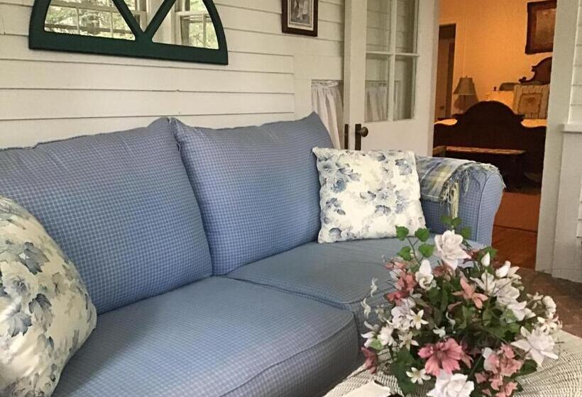ベッドアンドブレックファースト Brookview Manor Inn