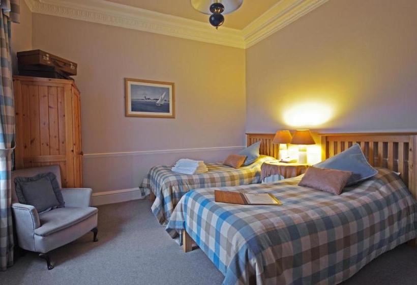 تختخواب و صبحانه Cairnbaan