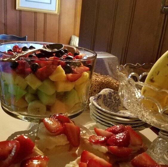 Bed and Breakfast Centennial House