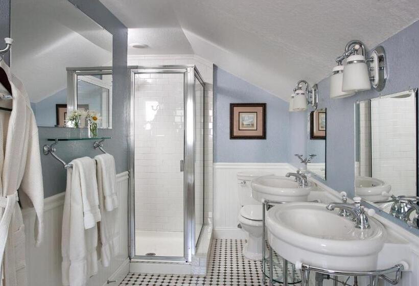 مبيت وإفطار Craftsman Inn