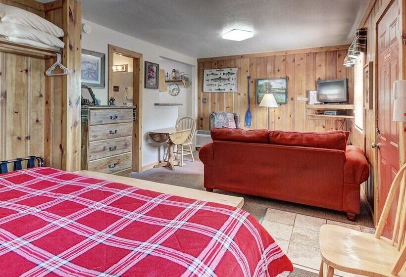 Bed and Breakfast Eagle Fire Lodge & Cabins