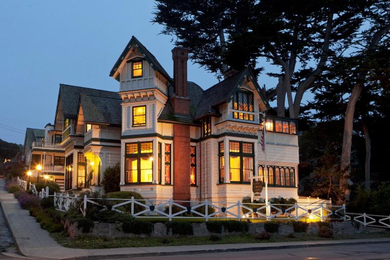 تختخواب و صبحانه Green Gables Inn, A Four Sisters Inn