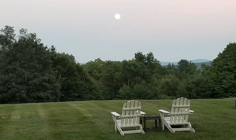 مبيت وإفطار Inn At Clearwater Pond