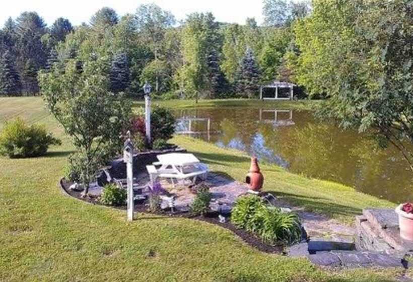 مبيت وإفطار Inn At Clearwater Pond