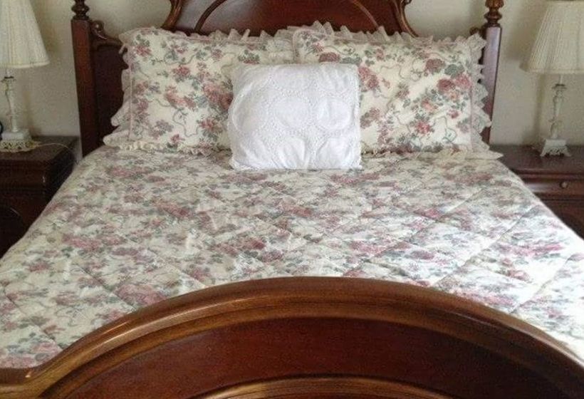 Bed and Breakfast Isaac Hilliard House